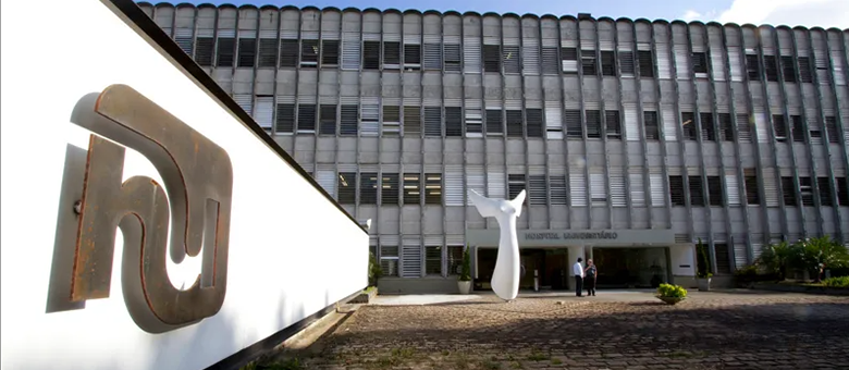 Tribunal dá 10 dias para Hospital Universitário da USP explicar cancelamento de concurso público