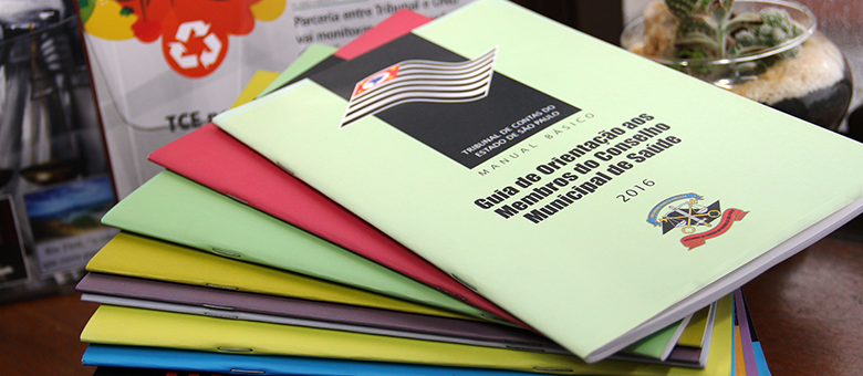 foto do manual para os conselhos de saúde