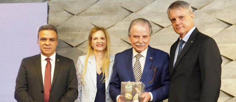 Conselheiros do TCESP participam de eventos em comemoração aos 34 anos da Atricon; Decano da Corte é homenageado