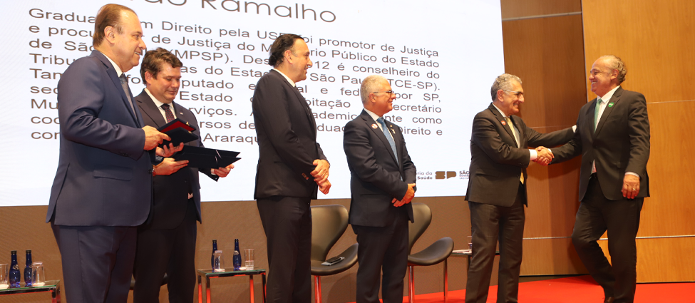 Conselheiro Dimas Ramalho recebe Medalha ‘Walter Leser’ por colaboração na saúde paulista