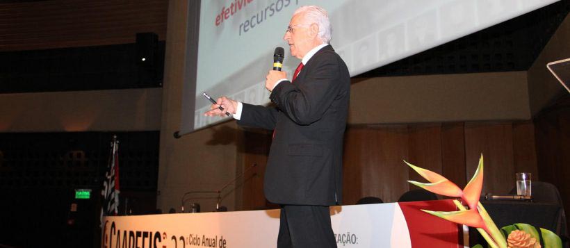 EM PALESTRA PARA FISCAIS, CONSELHEIRO BERALDO DESTACA PARTICIPAÇÃO DOS AGENTES NA MODERNIZAÇÃO DO TCESP