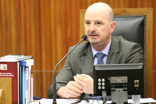 Alexandre Teixeira Carsola é Diretor do Departamento de Supervisão da Fiscalização (DSF-II) do Tribunal de Contas do Estado de São Paulo.