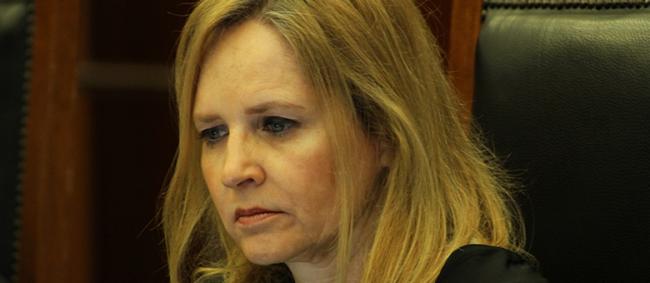 O Plenário do Tribunal de Contas nega provimento a 28 recursos