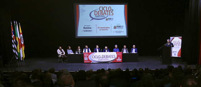 Bastos recebe lideranças políticas e gestores públicos em encontro do Ciclo de Debates