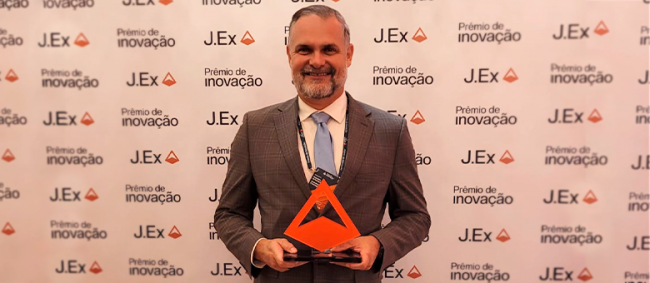Diretor do DTI do TCESP conquista troféu em Empreendedorismo no Prêmio de Inovação J.Ex 