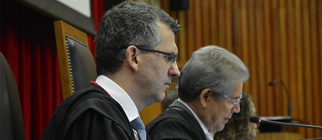 Conselheiros da Primeira Câmara julgam nove contratos irregulares