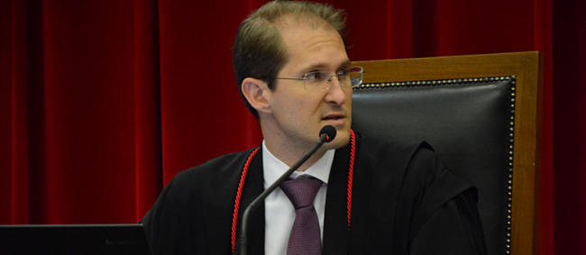 Colegiado da Primeira Câmara julga nove contratos irregulares