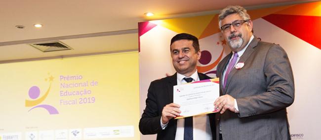 Observatório Fiscal do TCESP recebe Prêmio Nacional de Educação