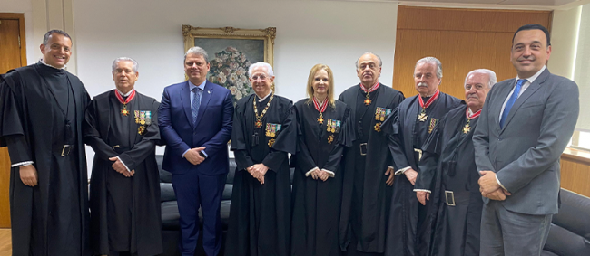 Presidente do TCESP entrega relatório sobre Escolas em Tempo Integral ao Governador