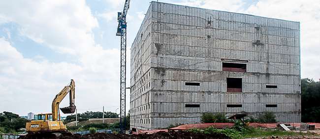 Mais de um quarto das obras atrasadas ou paralisadas em todo o Estado estão na Educação