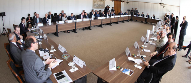 Com STF e TCU, Tribunal de Contas discute paralisação de obras públicas