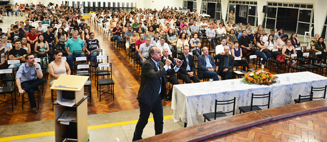 O Conselheiro do Tribunal de Contas do Estado de São Paulo, Dimas Ramalho, encerrou a VI Semana Cultural da Faculdade Futura, de Votuporanga