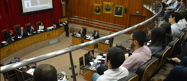 Pleno analisa 6 representações conta editais de concorrência