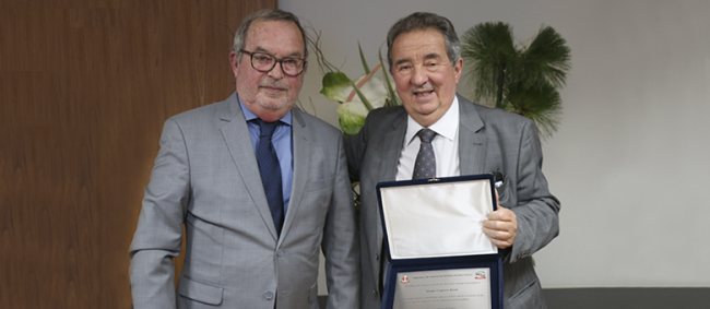 Secretário-Diretor Geral é homenageado em sessão especial pelos 50 anos de TCE