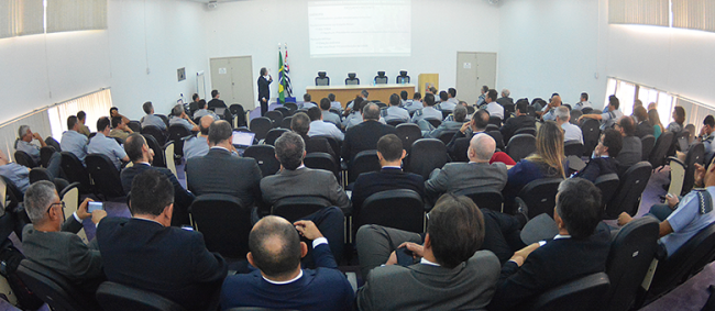 Oficiais da PM recebem instruções