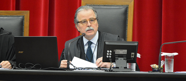 Sessão do Pleno julga 13 contratos irregulares