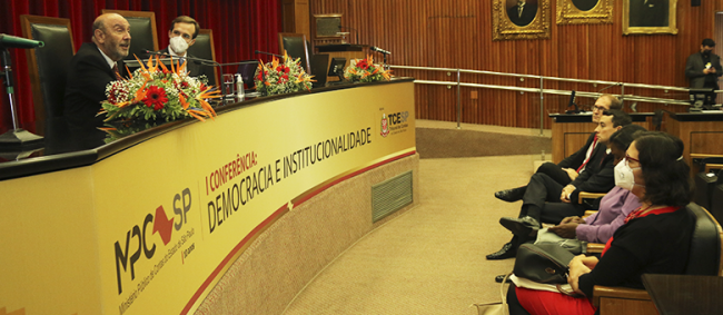 Evento no TCE tem debates sobre economia e contas públicas; Alexandre de Moraes faz palestra de encerramento hoje