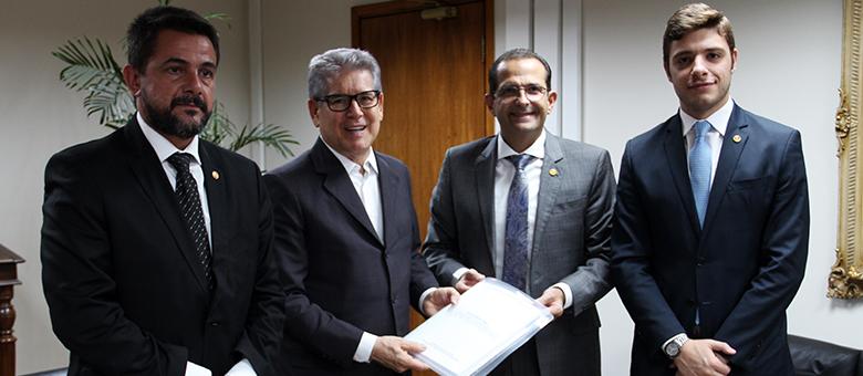 Comitiva de Deputados Estaduais participa de audiência no TCESP