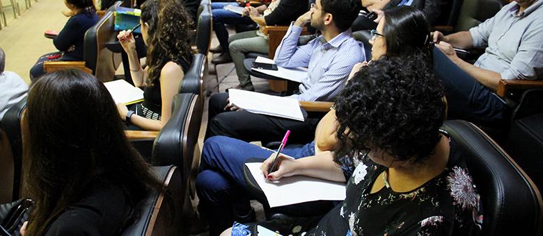 Universitários participam do programa 'Conheça o TCESP'