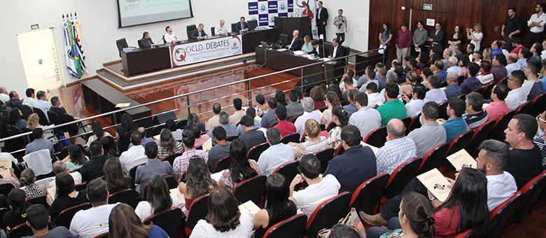 Lideranças de 70 municípios participam dos trabalhos do Ciclo de Debates do TCE