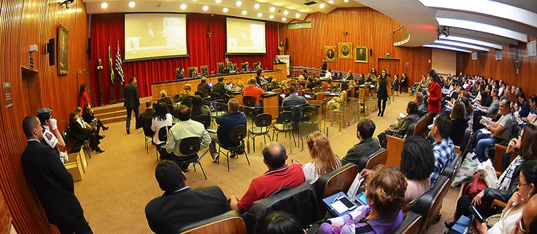 TCE e Arquivo Público lançam guia para auxiliar municípios com transparência e dados públicos