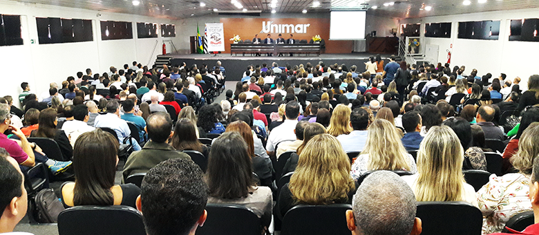 Marília sedia curso sobre licitações, contratos e exame prévio de edital