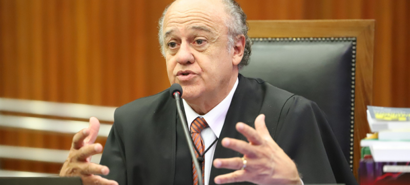 Dimas Ramalho cobra explicação de prefeito por uso de veículos oficiais em viagem ao Carnaval da Bahia