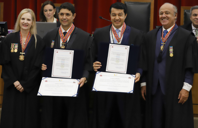 Homenagem: Conselheiros recebem honrarias em Sessão Especial